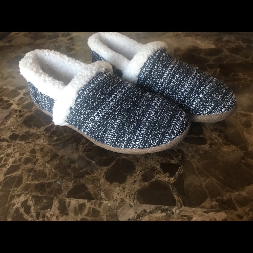 Toms